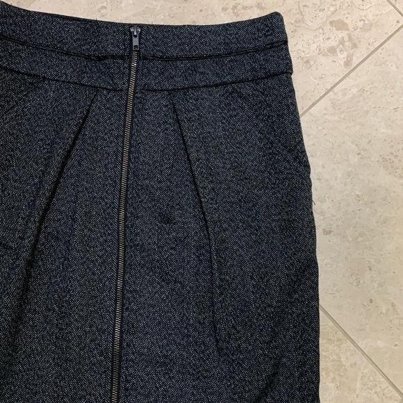 Women’s Skirt - Picture 3 of 6